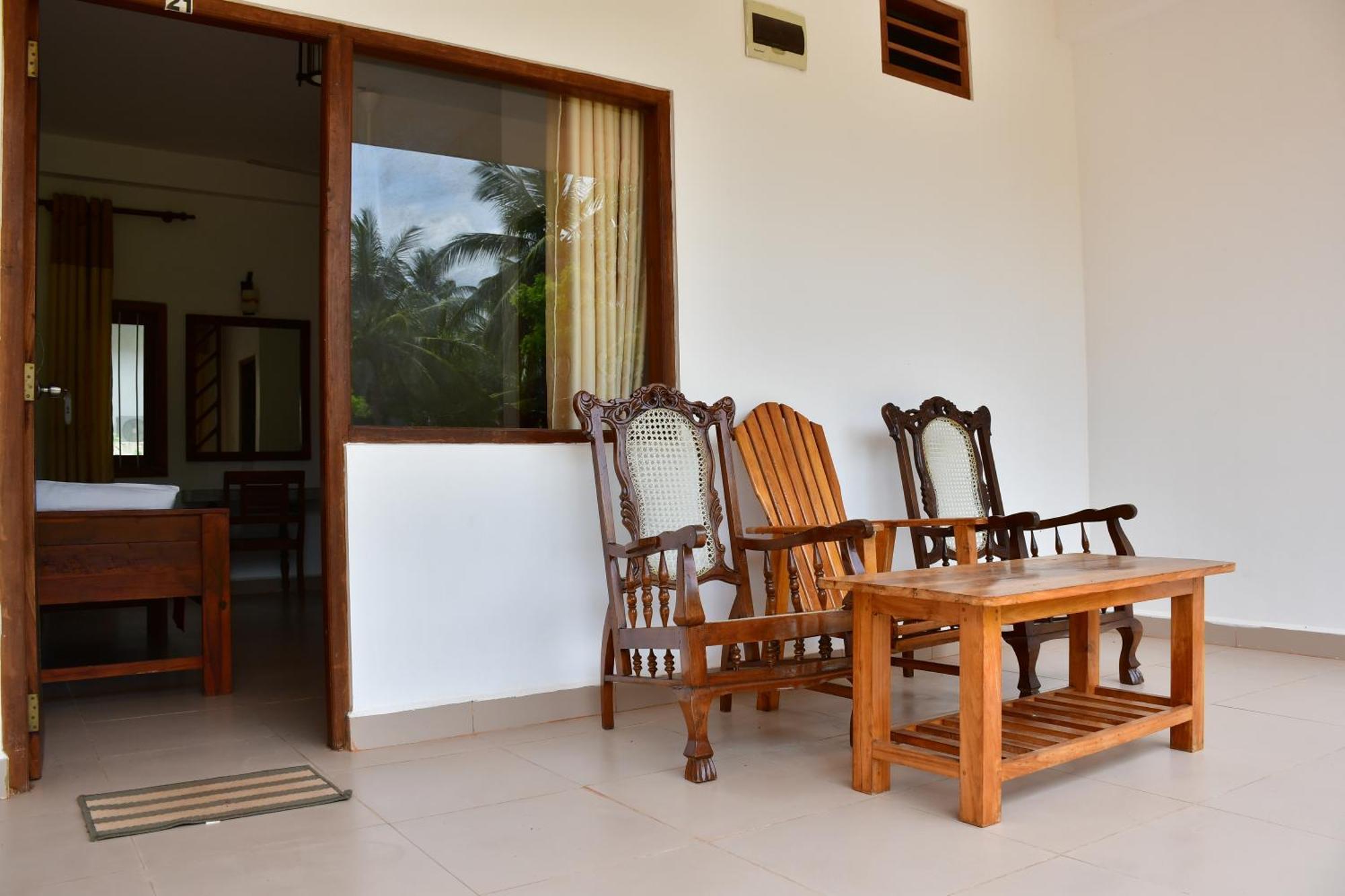 Sea Way Hotel Nilaveli Exterior foto
